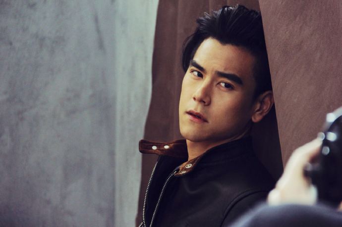 彭于晏骑单车耍帅,彭于晏洗脸刷牙视频