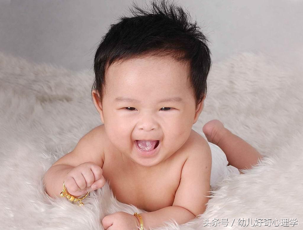 婴儿舌头底下血管发紫是怎么回事,婴幼儿舌头发黑是怎么回事