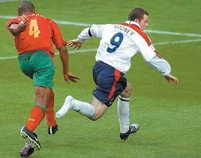 踢足球有哪些趣事,踢足球有趣的事