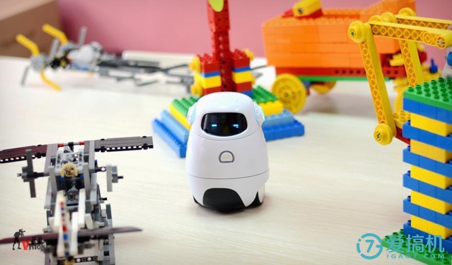 让孩子喜欢编程的视频,小卡智能编程