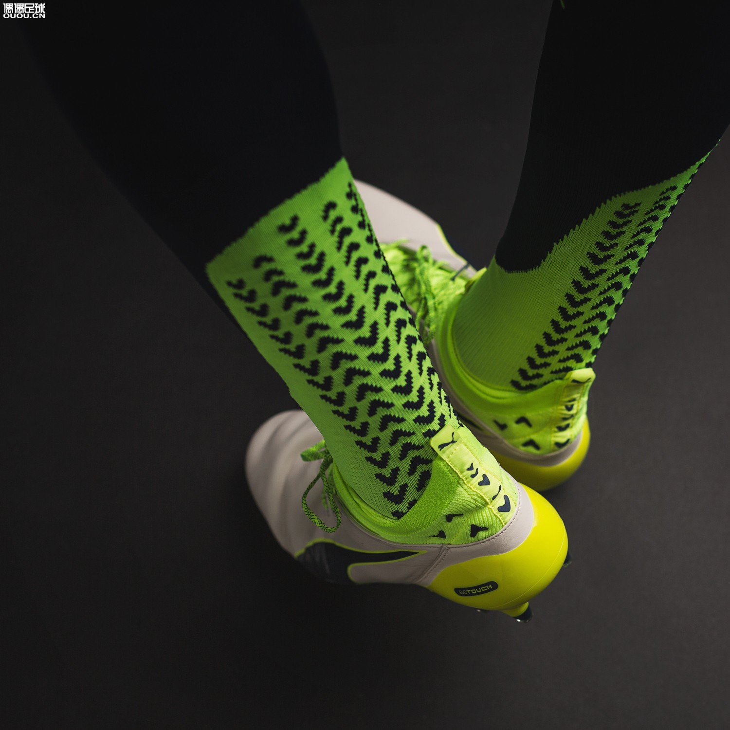 听说没有底的袜子和evoTOUCH更配哦