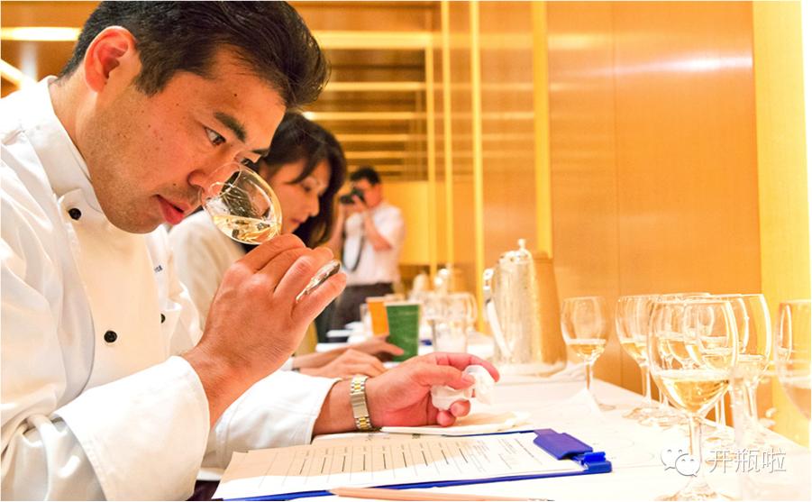 飞机延误不回家的理由,飞机延误真是一种折磨