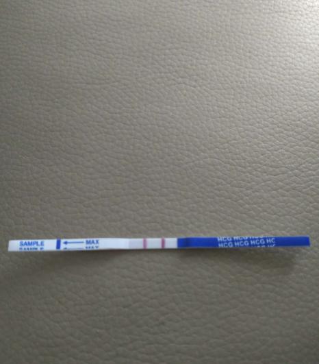 断断续续的有褐色分泌物怎么回事,断断续续来褐色分泌物是着床吗