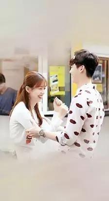 天河丨睡衣穿得对，气质翻百倍丨继续开扒《W》造型