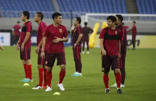 郑智十二强赛,郑智在国家队穿几号球衣