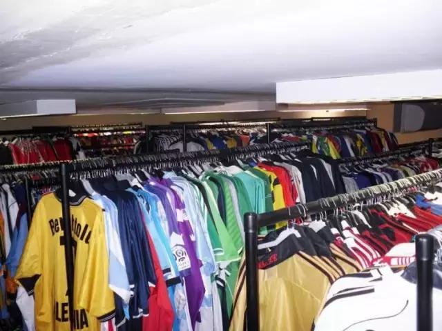 不开玩笑！作为球衣爱好者，能在这里呆上一辈子！