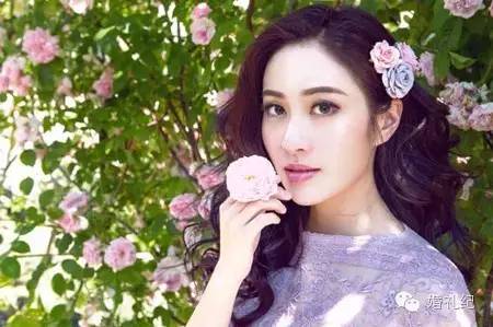 露背婚纱款式,露背婚纱怎么穿好看