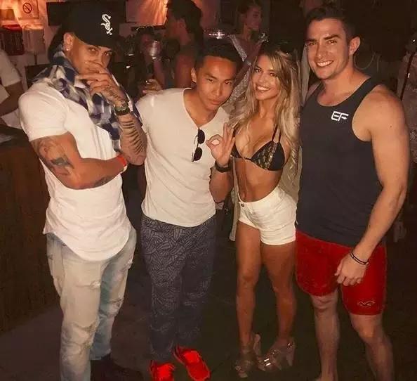 这个迷人的“小腰精”有谁能想到，她曾经是一个成日陶醉于纸醉金