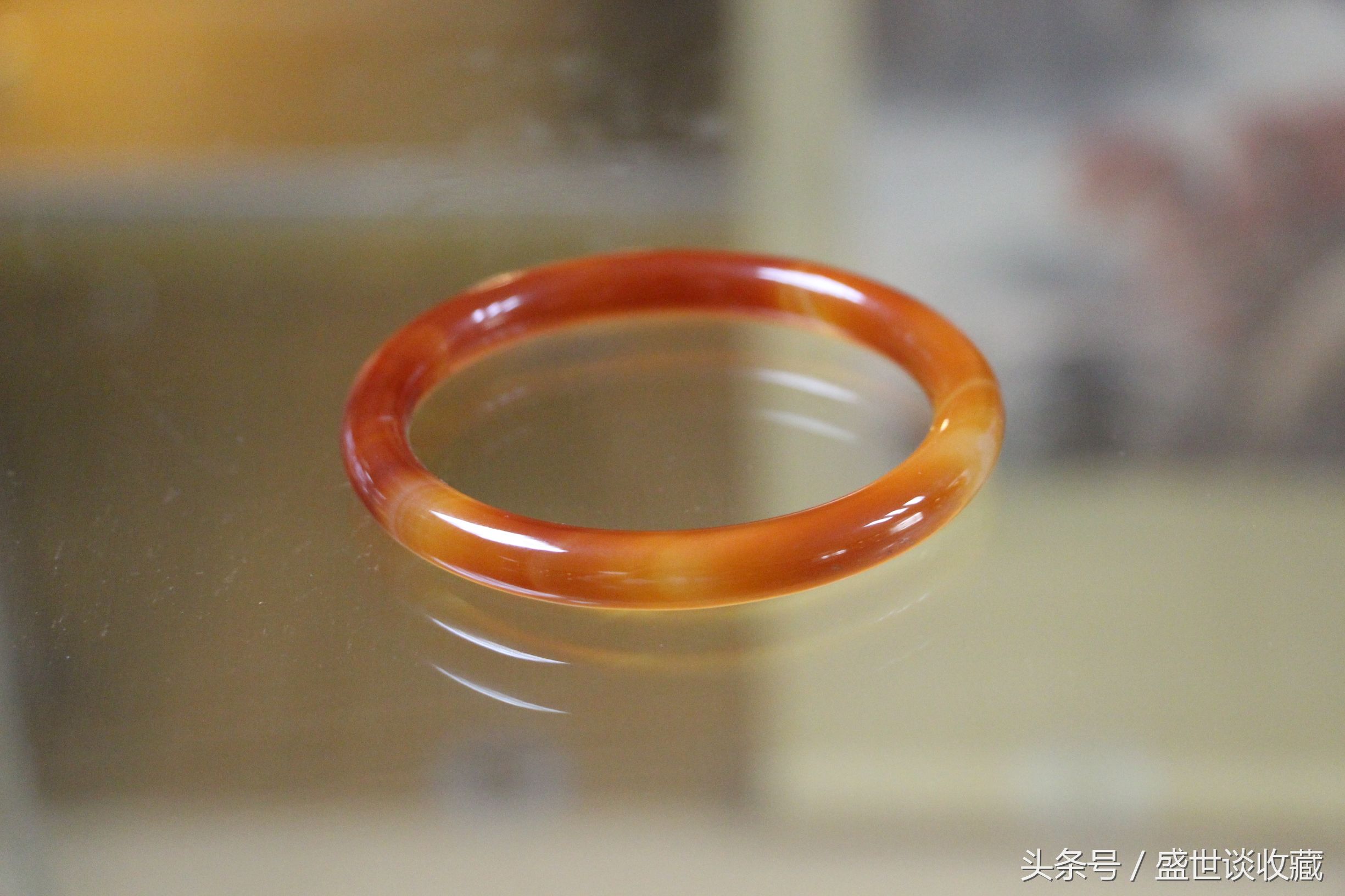 小巧玲珑的玉手镯,小巧精致玉手镯