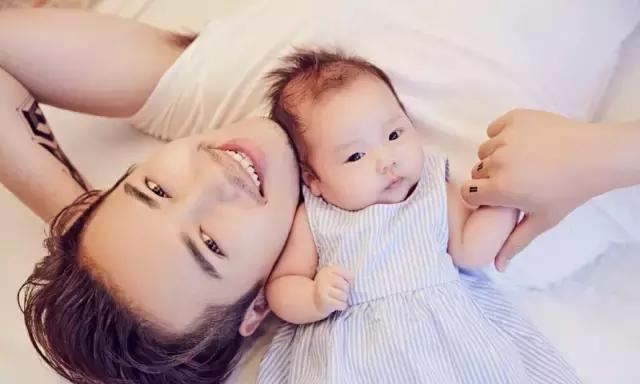 董璇和女儿的最新照片,董璇和女儿全照