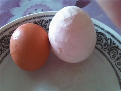 买鸡蛋打碎了什么征兆,鸡蛋生出来畸形的怎么回事