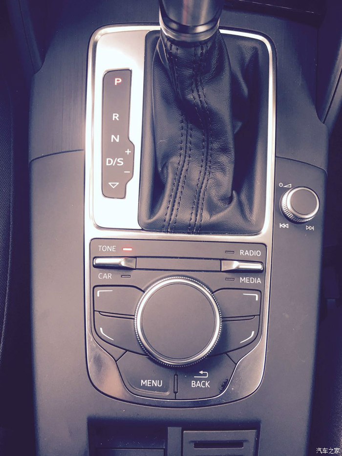 奥迪a31.5t发动机,奥迪a335tfsi进取运动型落地