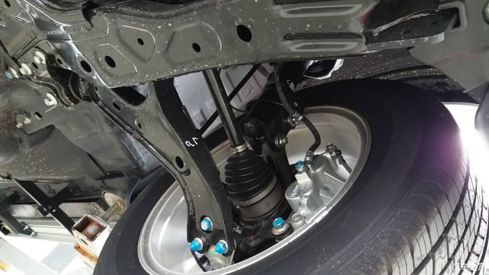 本田crv2016经典款详细配置图表,16年本田crv2.0两驱还值得买吗