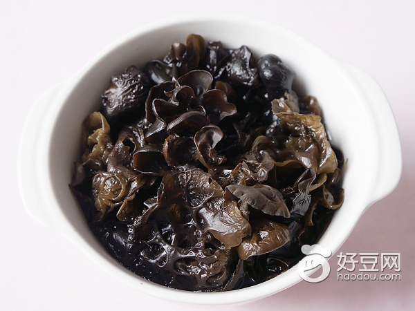 黑白木耳搭配有妙用,黑木耳怎么炒吃补血最好