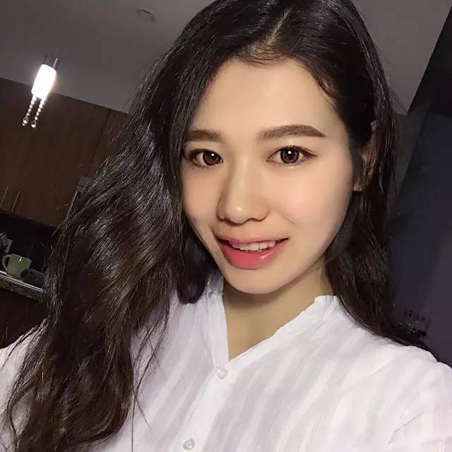 什么牌子的美瞳既平价又好用,好看又便宜不磨眼睛的美瞳推荐