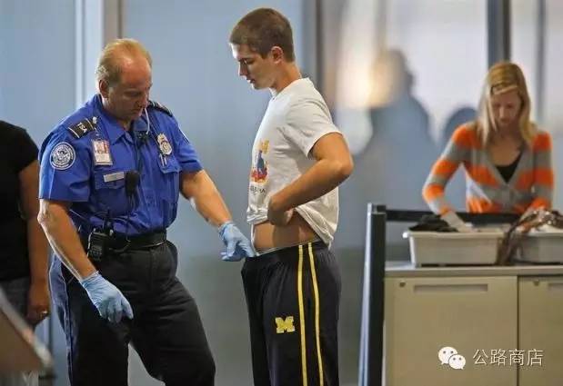 怎样避免安检尴尬事件,机场安检避免尴尬