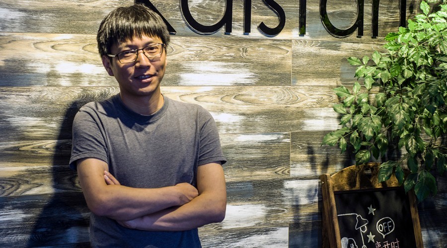 借钱度日，到估值7亿，小镇青年凭什么能改写命运？