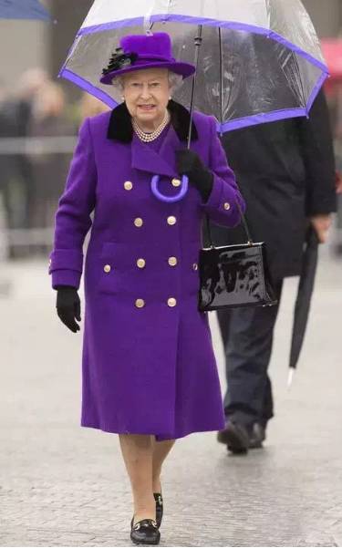 向女王看齐，杭大美妆节上贵妇级护肤品黛珂携紫而来，一起做女王！惊喜总是在后面哦！