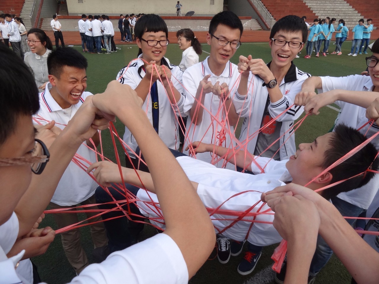 走进最美校园柳荫中学,走进最美校园与秋天