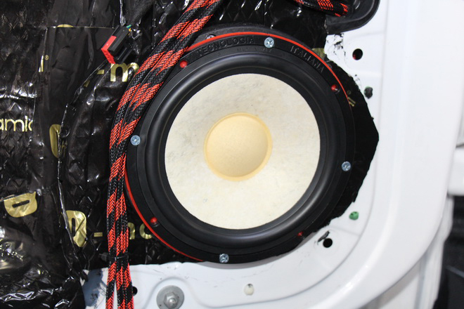 金湾区福特翼虎汽车音响改装,深圳汽车音响改装罗湖