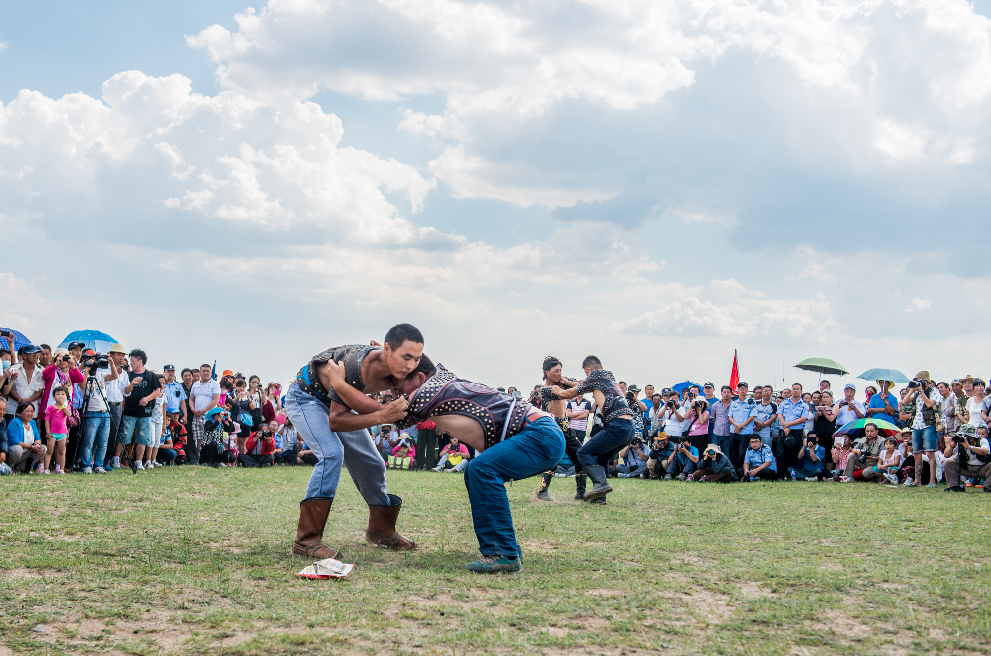 蒙古摔跤为何实战强,蒙古摔跤超厉害的技能
