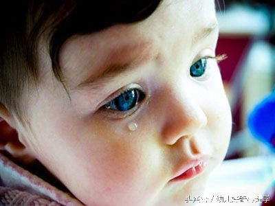 宝宝半夜一直哭要喝奶,宝宝半夜总是哭醒好多次