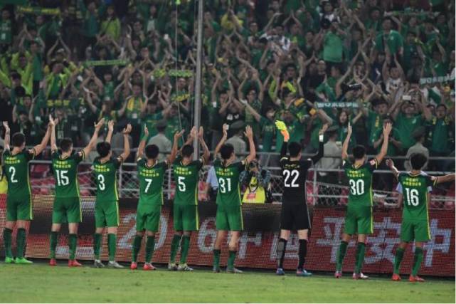 北京国安6比1大胜山东鲁能图片,国安4次0胜鲁能