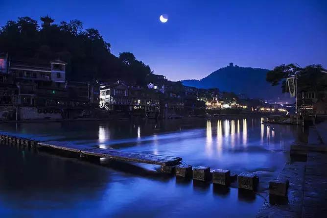 湘西古老而神秘的地方,曾经古老的湖南湘西苗寨