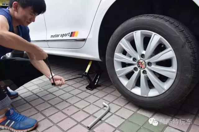 2018款速腾备胎更换教程,酷斯特玩车