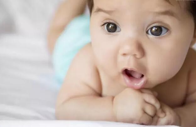 红色痘印可以用维生素e么,维生素e加芦荟胶可以淡化痘印吗