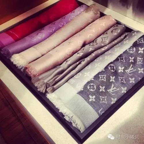 穿搭|天凉了，这些必备的基础款围巾你准备好了吗？