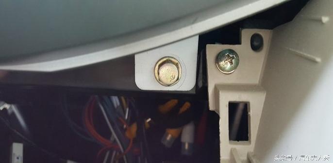 自己动手安装影音中控系统,自己安装车载大屏导航