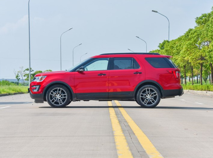 福特探险者3.5t二手车值得入手吗,福特探险者3.5t和2.3t哪个好