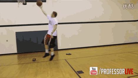 蝎子摆尾转身篮球教学,篮球尼克杨转身教学