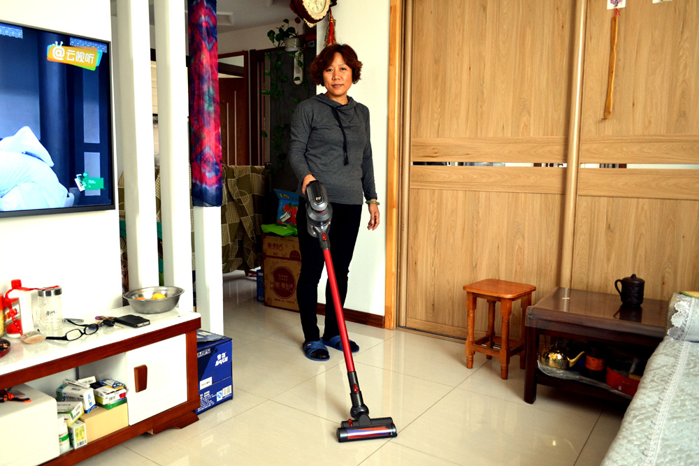 小狗吸拖一体吸尘器评测,小狗手持吸尘器清洁