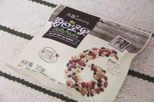 肉测711、全时、全家的24种零食，好不好吃一看就晓得