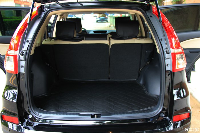 本田crv2016经典款详细配置图表,16年本田crv2.0两驱还值得买吗