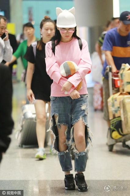 娄艺潇变装视频完整版2018,变装秀娄艺潇