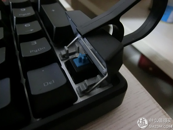 国产轴请继续努力!曜越TteSPORTS波塞冬ZRGB背光机械键盘评测