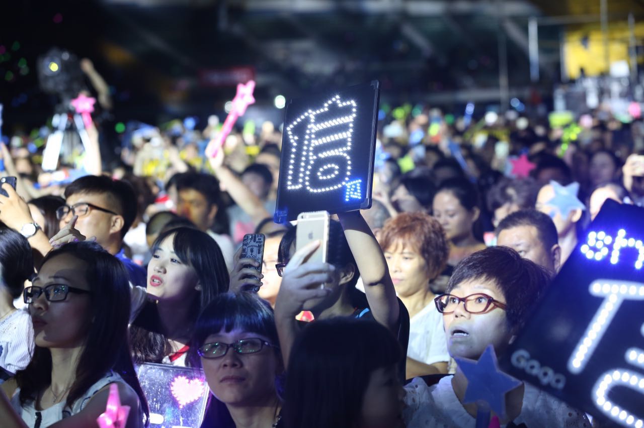 信、吴克羣、伍佰十余组艺人齐聚厦门共同唱响奇迹之夜