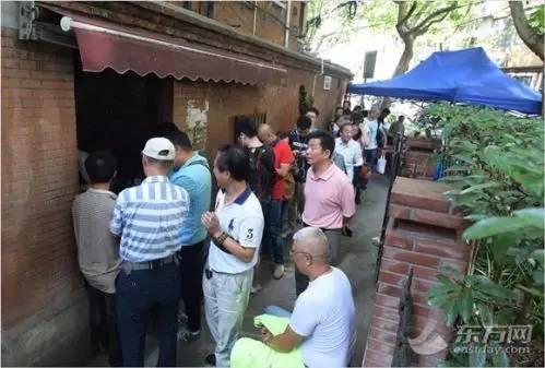 在上海米其林餐厅用餐,阿大葱油饼米其林