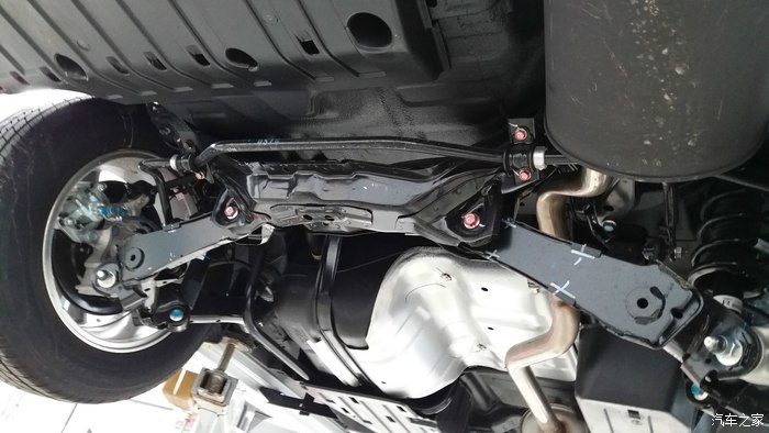 本田crv2016经典款详细配置图表,16年本田crv2.0两驱还值得买吗