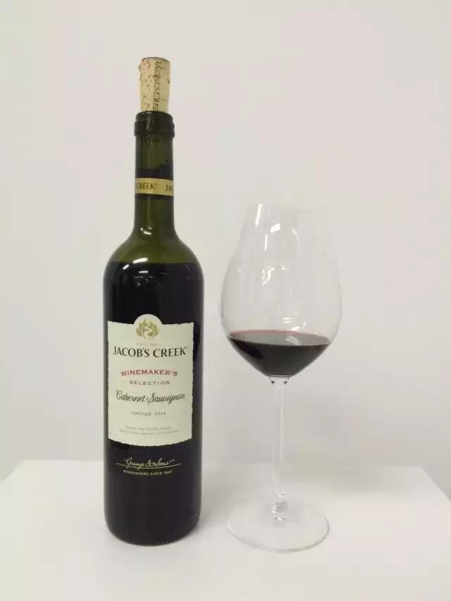 想买红酒买什么好喝又实惠,买红酒都有什么套路的方法