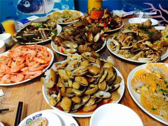 带74岁老人三亚过年6天吃住行,三亚旅游跟团吃住行全包