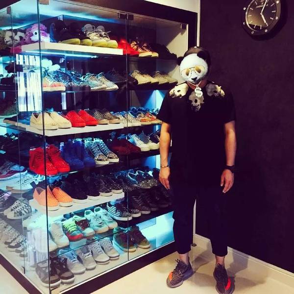 最近又有那么一双神鞋，你抽中了等于赚了一个月的工资