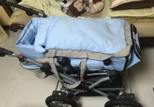 跳蚤市场卖钢琴,跳蚤市场买卖玩具