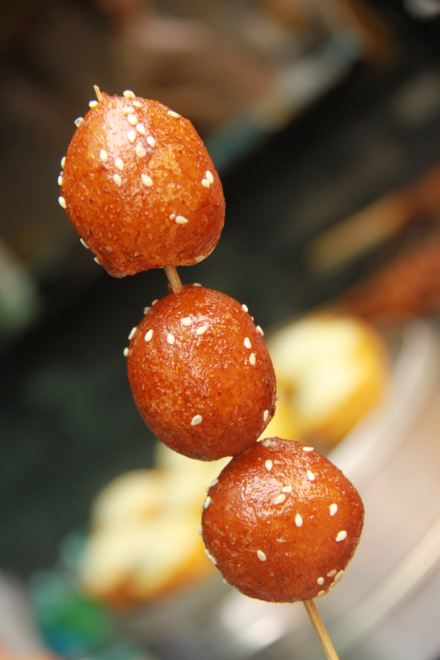 天鹅蛋是不是成都美食,西安传统糕点天鹅蛋