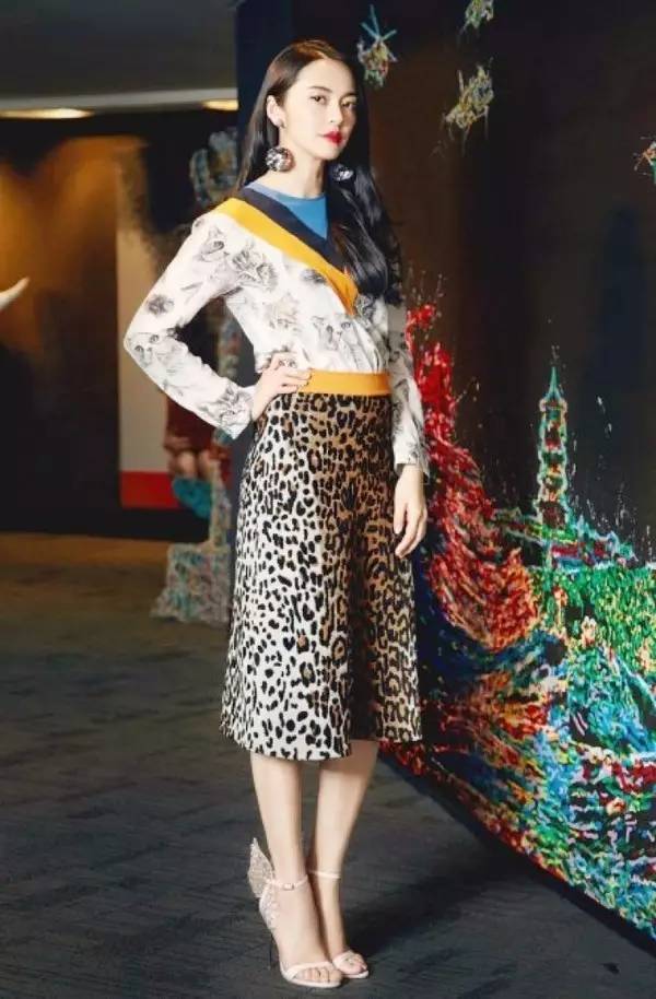 杨幂唐嫣对决,杨幂刘嘉玲撞衫