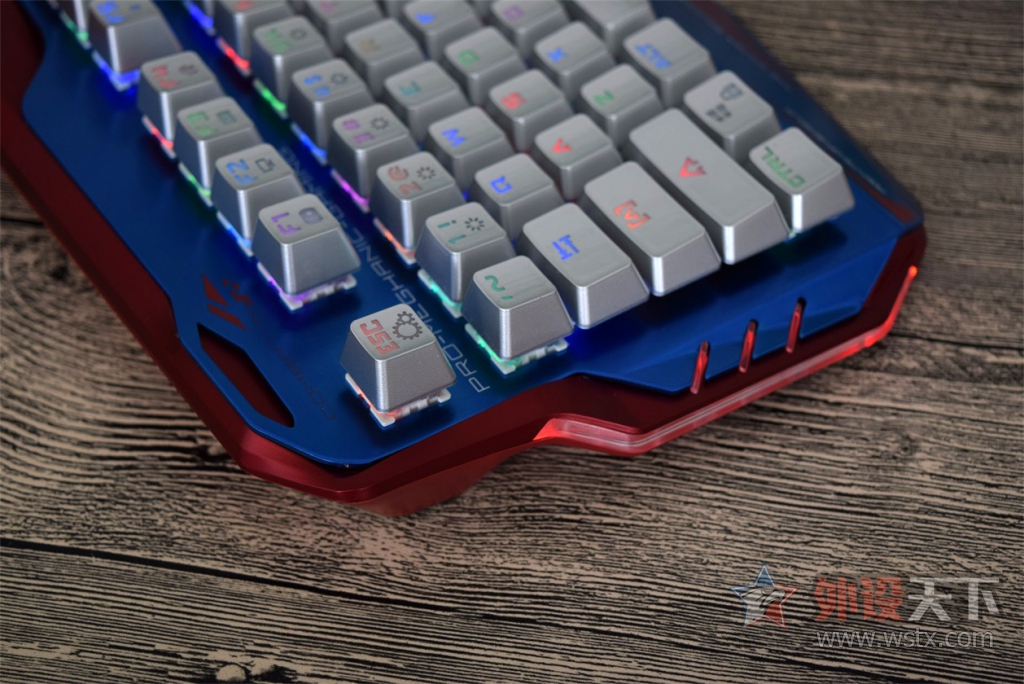 烧友拆解美队也逃不出我的魔掌宜博美队版拆解