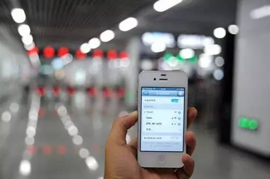 重庆电车免费停车,重庆地铁口免费停车